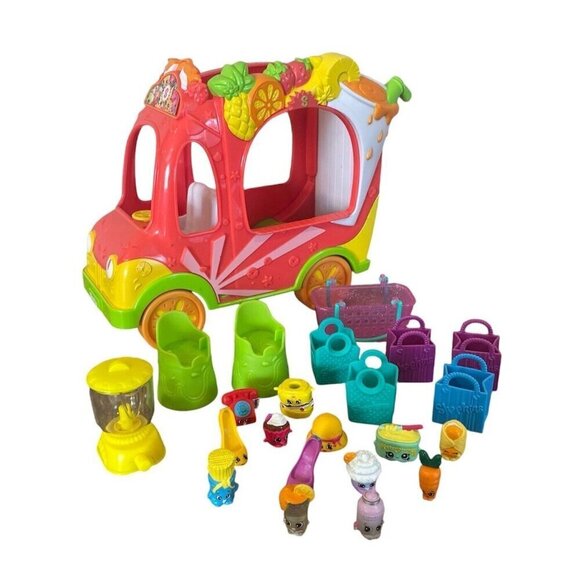 SHOPKINS SMOOTHIE TRUCK Play Set 2 Exclusive Shopkins Blender Stools PLUS More - Picture 1 of 12